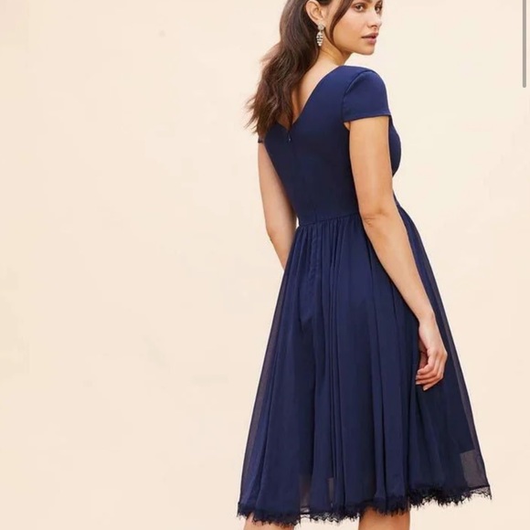 Dress the Population Corey V-Neck Cap Sleeve Lace Hem Dress - Picture 4 of 15